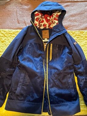 Roxy Women’s Navy Blue Ski Jacket with Yellow Accents